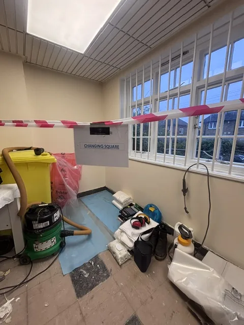 Asbestos floor tile and bitumen removal in Plumstead